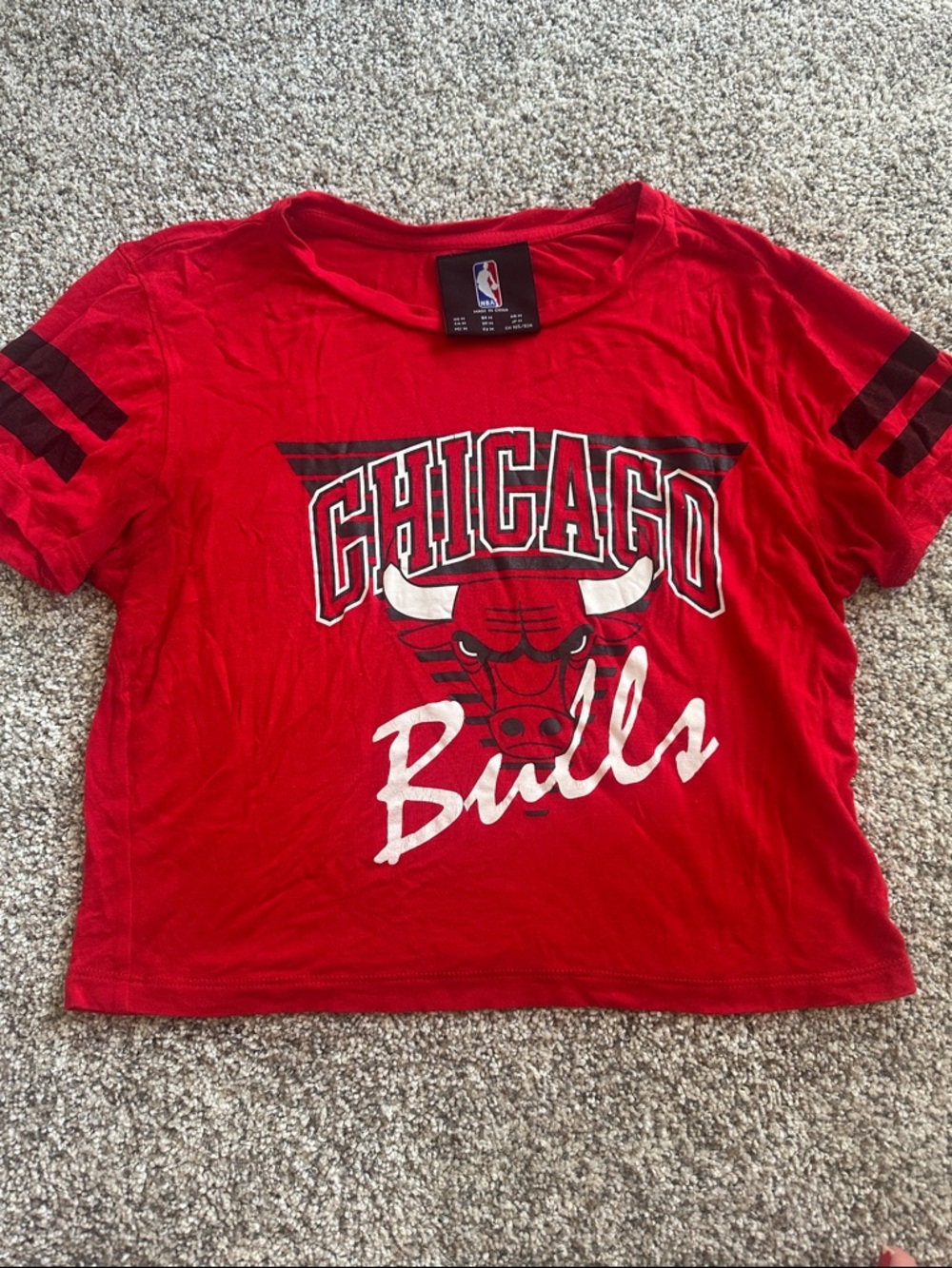 Chicago Bulls women’s crop top Red Graphic Tee